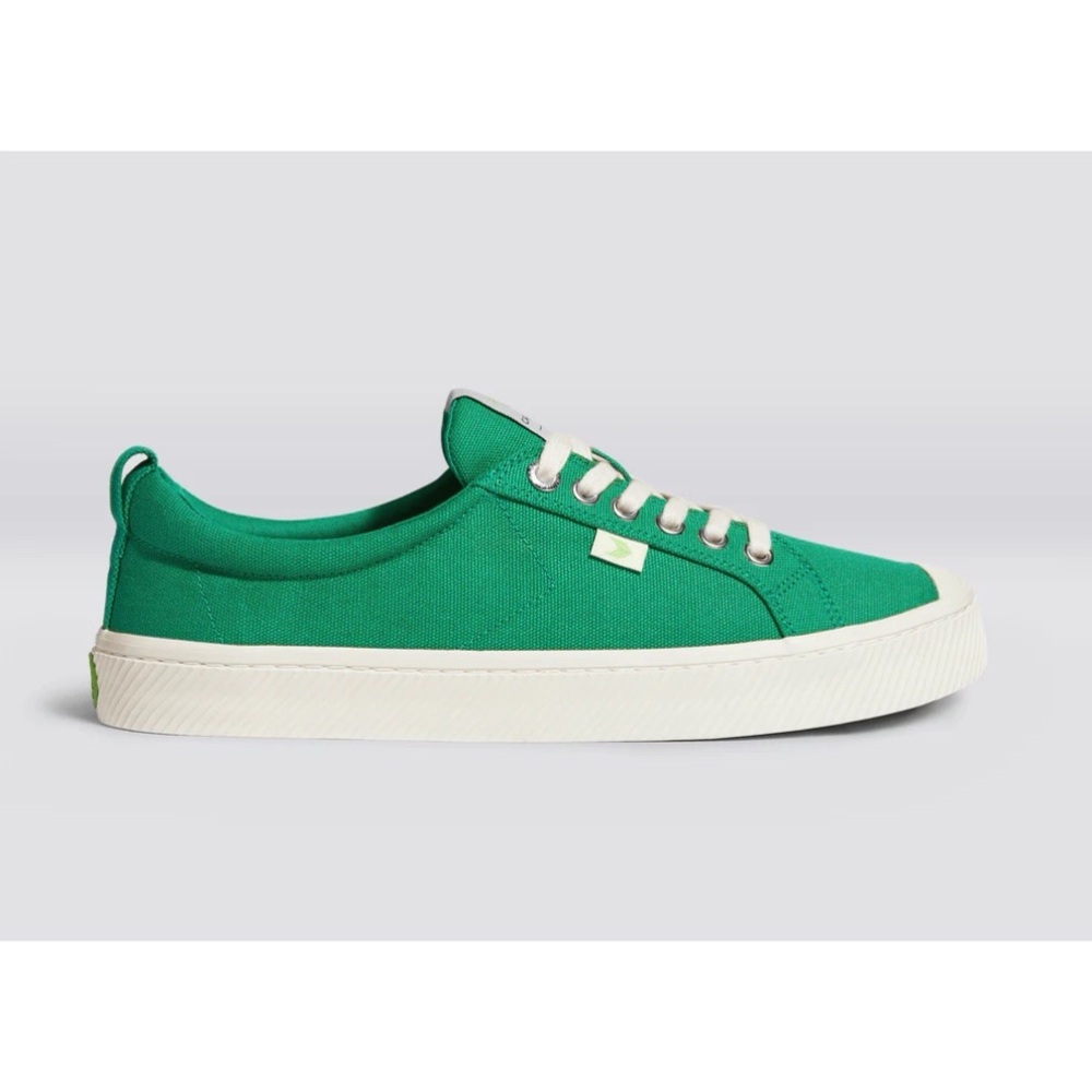 Cariuma Oca Low Sneakers View 2